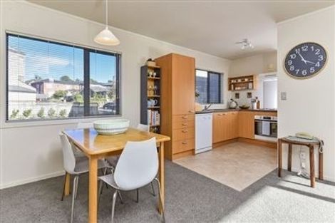 Photo of property in 2/1 John Jennings Drive, Oteha, Auckland, 0632