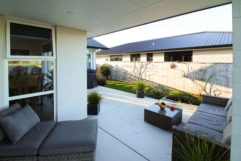 Photo of property in 28 Feist Street, Carterton, 5713