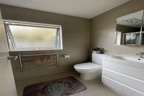 Photo of property in 38 Powrie Street, Glenfield, Auckland, 0629