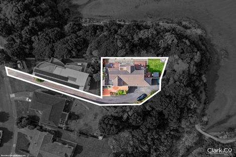 Photo of property in 32 Penryn Drive, Camborne, Porirua, 5026