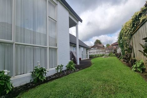 Photo of property in 118 Meadowland Drive, Somerville, Auckland, 2014