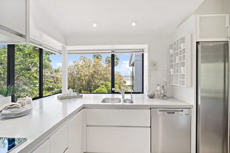 Photo of property in 1/33 Argo Drive, Half Moon Bay, Auckland, 2012