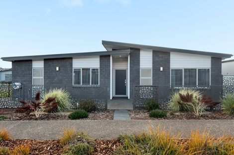 Photo of property in 2 Boulder Lane, Pyes Pa, Tauranga, 3112