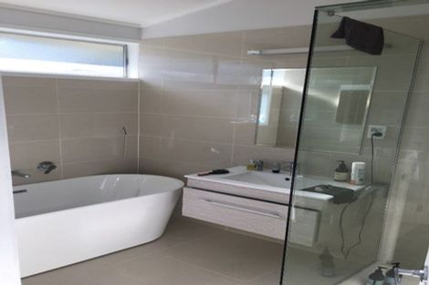 Photo of property in 17 Rosecamp Road, Beach Haven, Auckland, 0626