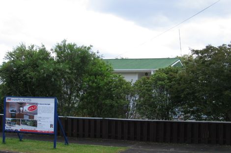Photo of property in 34 Maui Pomare Street, Blockhouse Bay, Auckland, 0600