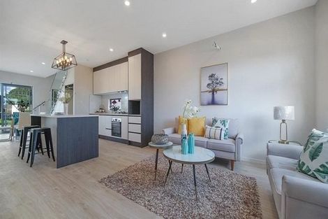 Photo of property in 9 Farranfore Road, Opaheke, Papakura, 2113