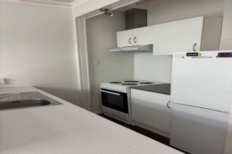 Photo of property in 16 Glendavar Street, Berhampore, Wellington, 6023