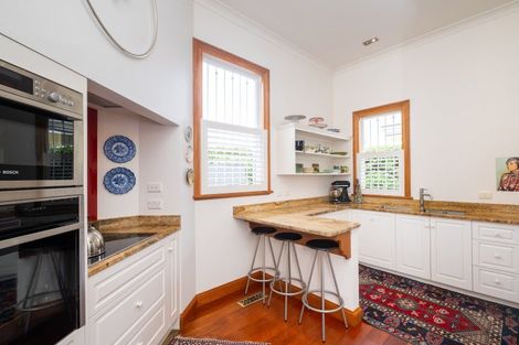 Photo of property in 29 Cameron Road, Bluff Hill, Napier, 4110