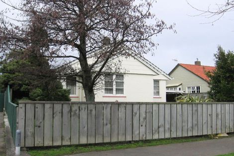 Photo of property in 656 Featherston Street, Roslyn, Palmerston North, 4414