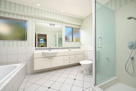 Photo of property in 2/2 Hobie Court, West Harbour, Auckland, 0618