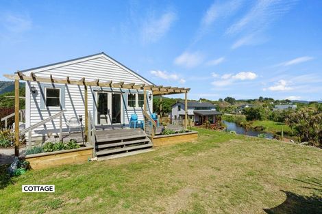 Photo of property in 106 Paetawa Road, Peka Peka, Waikanae, 5391