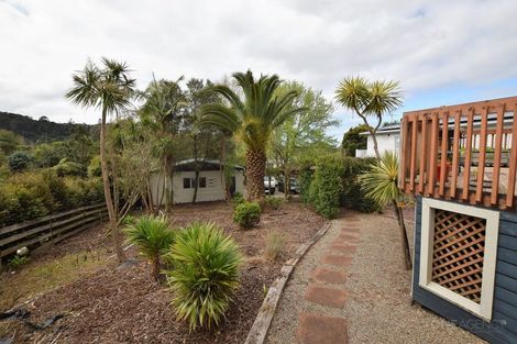Photo of property in 21 Grassmere Road, Henderson Valley, Auckland, 0612