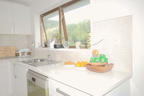 Photo of property in 2/28 Priestley Drive, Bucklands Beach, Auckland, 2014