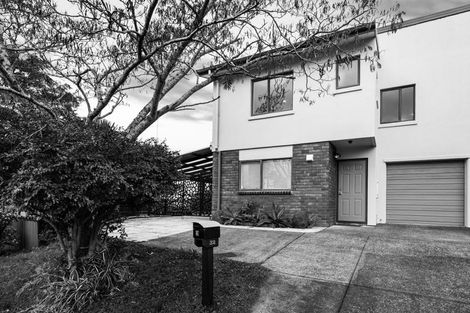 Photo of property in 32 Marinich Drive South, Ranui, Auckland, 0612