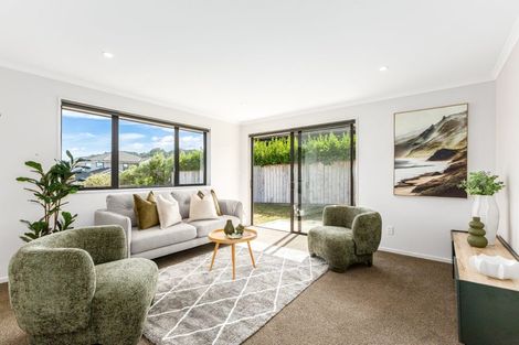 Photo of property in 5 Ihakara Arthur Lane, Aotea, Porirua, 5024