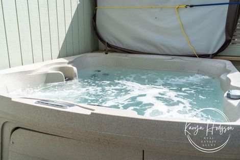 Photo of property in 10 Regent Street, Whakapirau, Maungaturoto, 0583