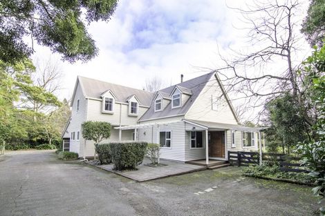 Photo of property in 200 Aokautere Drive, Fitzherbert, Palmerston North, 4471