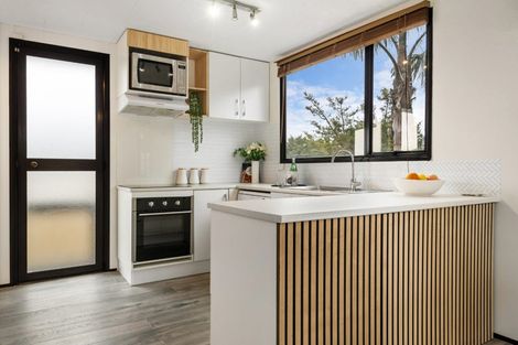 Photo of property in 34a Riserra Drive, Ranui, Auckland, 0612