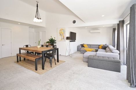 Photo of property in 15 Walsh Street, Forest Lake, Hamilton, 3200