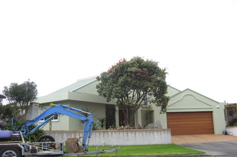 Photo of property in 21 Russell Drive, Oakura, 4314