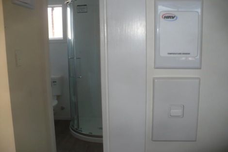 Photo of property in 2 Vera Road, Te Atatu South, Auckland, 0610