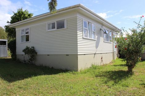 Photo of property in 1/2 Tiri Tiri Road, Birkdale, Auckland, 0626