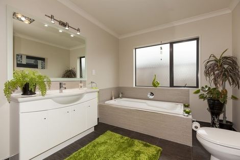 Photo of property in 22 Georgia Grove, Paraparaumu, 5032