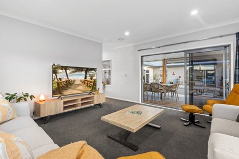 Photo of property in 111 Oteki Park Drive, Welcome Bay, Tauranga, 3112