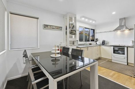 Photo of property in 15 Josie Lane, Manurewa, Auckland, 2102