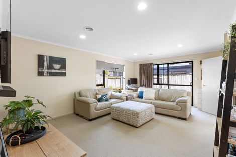 Photo of property in 8 Cleveland Heights, Kelvin Grove, Palmerston North, 4414