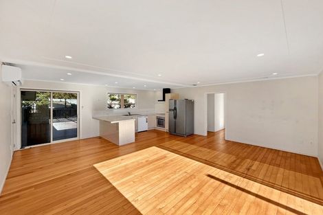 Photo of property in 832 Whangaparaoa Road, Manly, Whangaparaoa, 0930