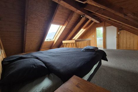 Photo of property in 16 Maxwell Place, Queenstown, 9300