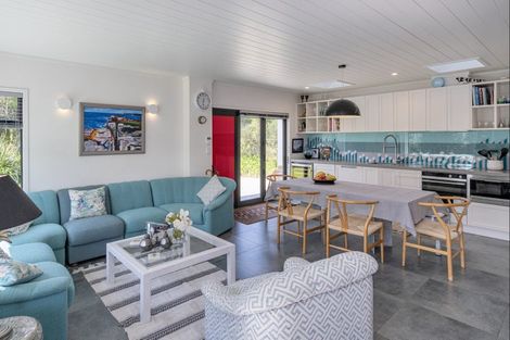 Photo of property in 6 Endeavour Place, Cooks Beach, Whitianga, 3591