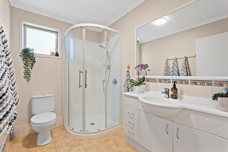 Photo of property in 4b Voyager Drive, Gulf Harbour, Whangaparaoa, 0930
