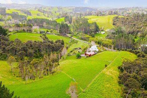 Photo of property in 5 Wendy Road, Waitakere, Auckland, 0816