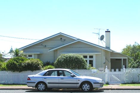 Photo of property in 1/9 Rodney Road, Northcote Point, Auckland, 0627