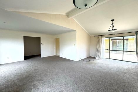 Photo of property in 114 Buscomb Avenue, Henderson, Auckland, 0610