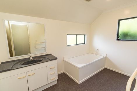Photo of property in 43 Amesbury Drive, Churton Park, Wellington, 6037