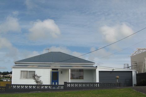 Photo of property in 61 Blake Street, Waitara, 4320