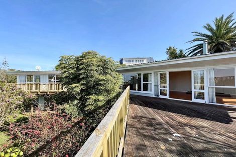 Photo of property in 114 Arran Road, Browns Bay, Auckland, 0630