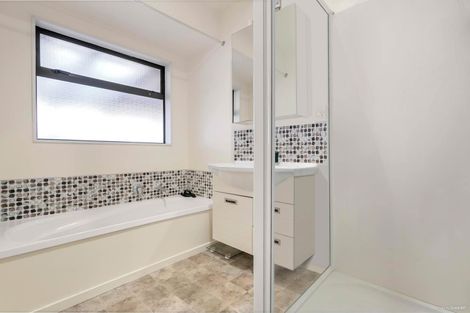 Photo of property in 84 Robert Skelton Place, Clendon Park, Auckland, 2103