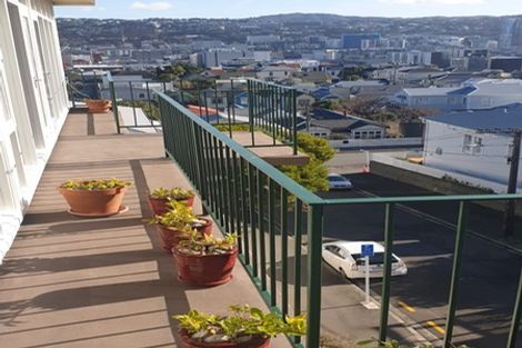 Photo of property in 7/4 Scarborough Terrace, Mount Victoria, Wellington, 6011