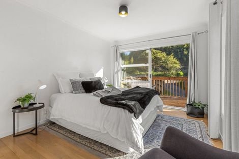 Photo of property in 1 Cross Street, Raglan, 3225