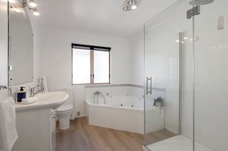 Photo of property in 2 Coleraine Drive, Rototuna, Hamilton, 3210