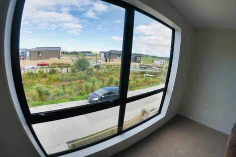 Photo of property in 17 Dinaric Lane, Westgate, 0814