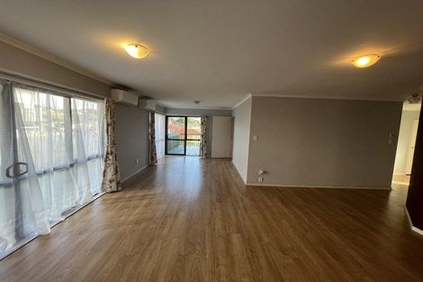 Photo of property in 16 Jubaea Place, Henderson, Auckland, 0610