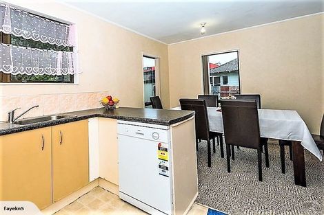 Photo of property in 2/190 Te Irirangi Drive, Flat Bush, Auckland, 2019