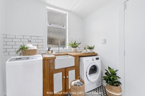 Photo of property in 1106 Karamu Road North, Mayfair, Hastings, 4122