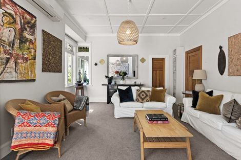 Photo of property in 21 Cameron Road, Bluff Hill, Napier, 4110