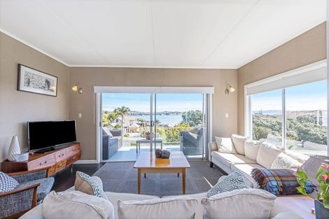 Photo of property in 21 Tindalls Bay Road, Tindalls Beach, Whangaparaoa, 0930